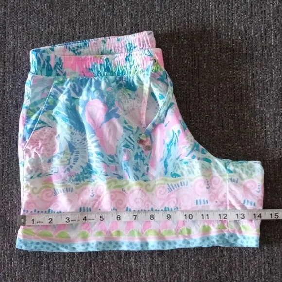 🌊HTF Lilly Pulitzer🌊 - Katia Short - Picture 14 of 15